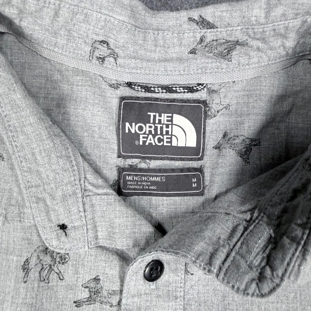 The North Face Mens Gray Wolf Print Short Sleeve Button Up Shirt Medium Hiking